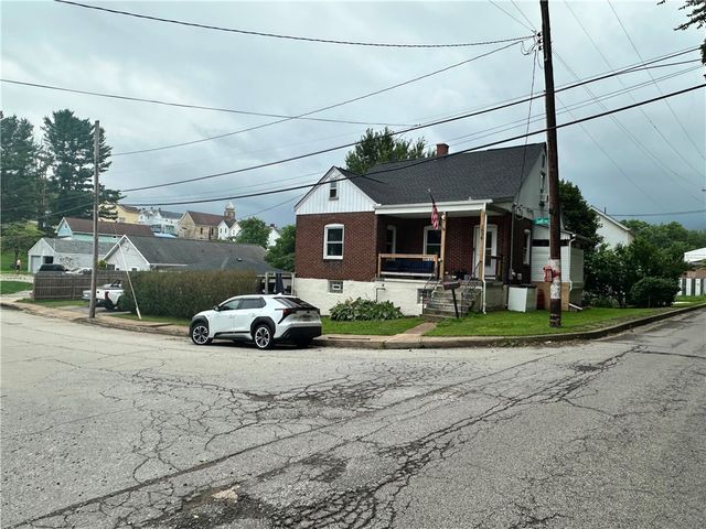 1030 Scott Avenue, Jeannette, PA 15644