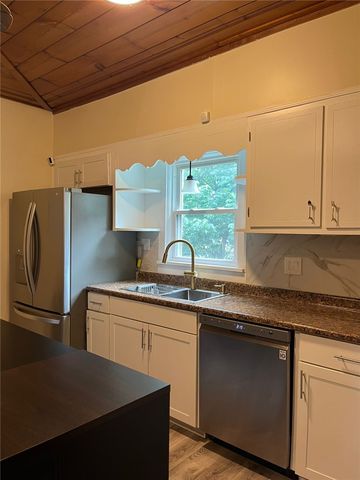 1030 Scott Avenue, Jeannette, PA 15644