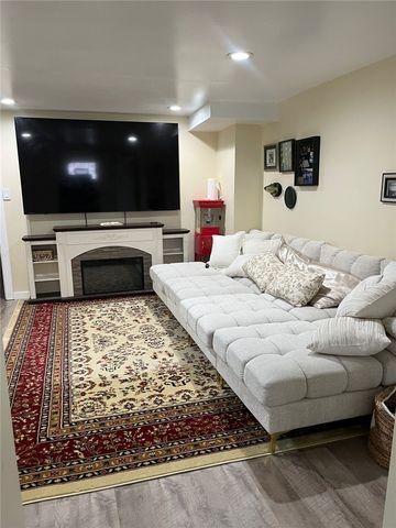 1030 Scott Avenue, Jeannette, PA 15644
