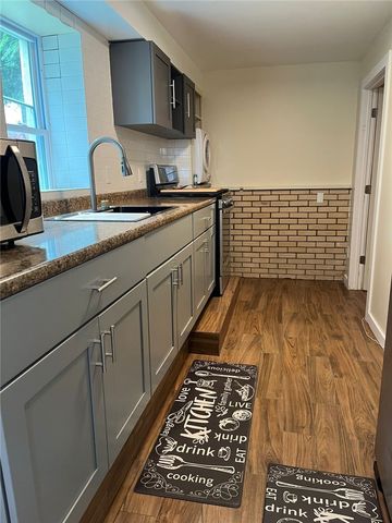 1030 Scott Avenue, Jeannette, PA 15644