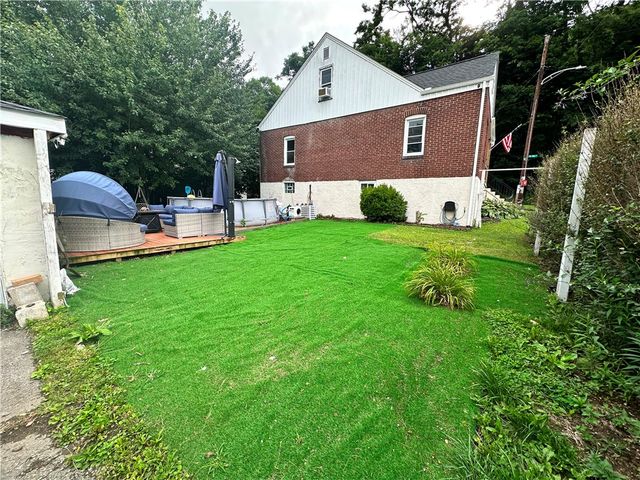 1030 Scott Avenue, Jeannette, PA 15644