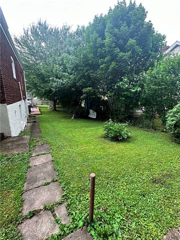 1030 Scott Avenue, Jeannette, PA 15644