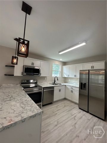 816 W 52nd Street, Savannah, GA 31405