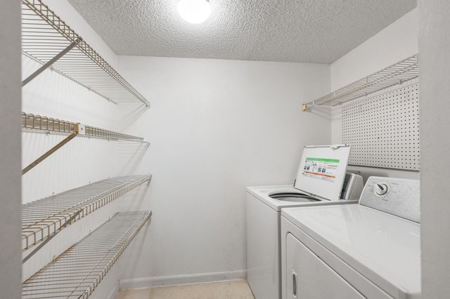 713 Sunny Pine Way G1, Greenacres, FL 33415