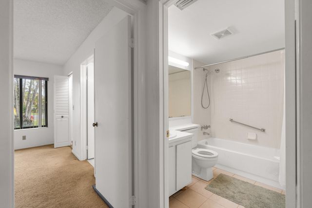 713 Sunny Pine Way G1, Greenacres, FL 33415