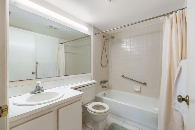 713 Sunny Pine Way G1, Greenacres, FL 33415