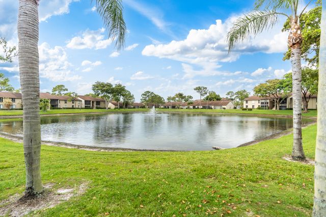 713 Sunny Pine Way G1, Greenacres, FL 33415