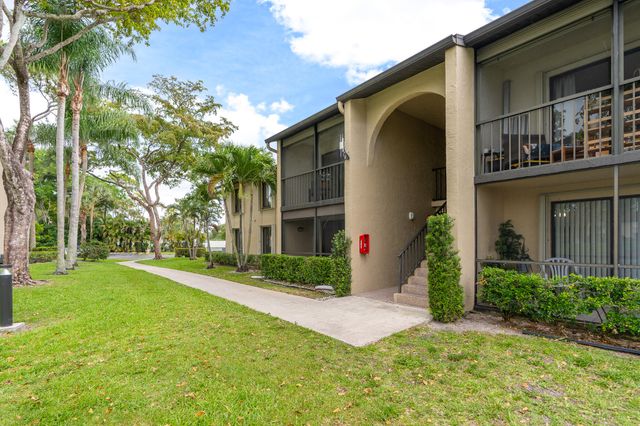 713 Sunny Pine Way G1, Greenacres, FL 33415