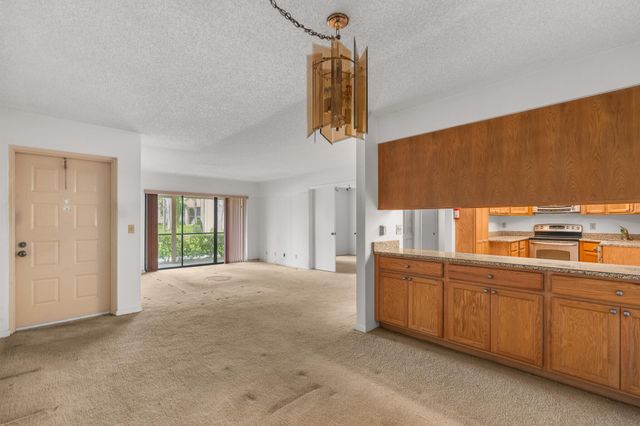 713 Sunny Pine Way G1, Greenacres, FL 33415