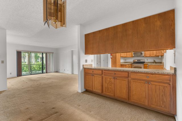 713 Sunny Pine Way G1, Greenacres, FL 33415