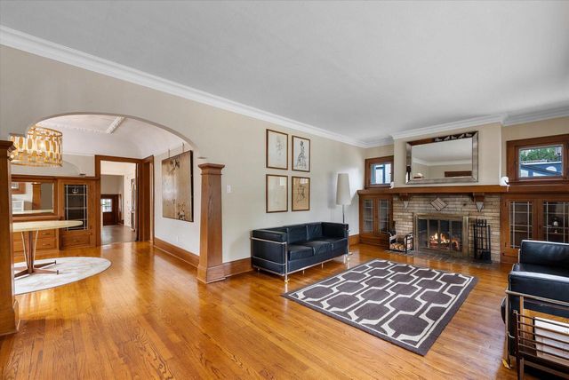 3443 N Maryland AVENUE, Milwaukee, WI 53211