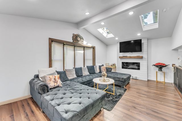 16524 Brockton Lane, Oak Forest, IL 60452