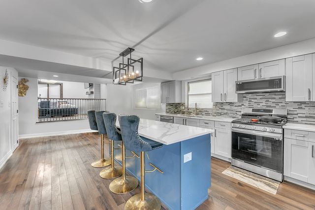 16524 Brockton Lane, Oak Forest, IL 60452