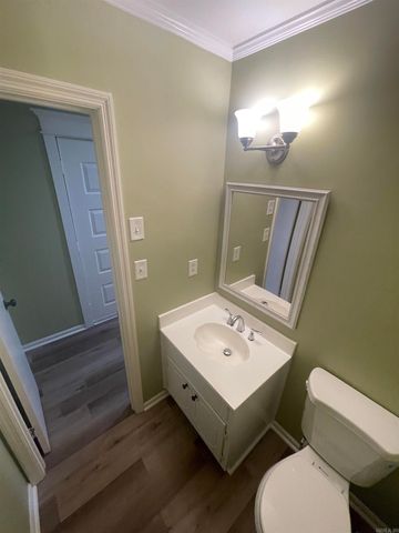 504 Green Mountain Dr Apt 305, Little Rock, AR 72211