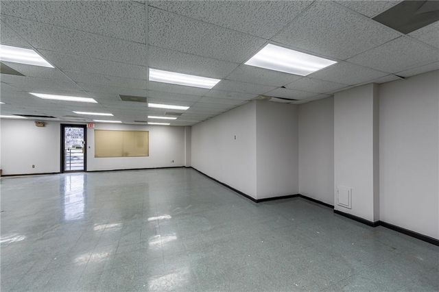 2327 N Belt Highway, St Joseph, MO 64506