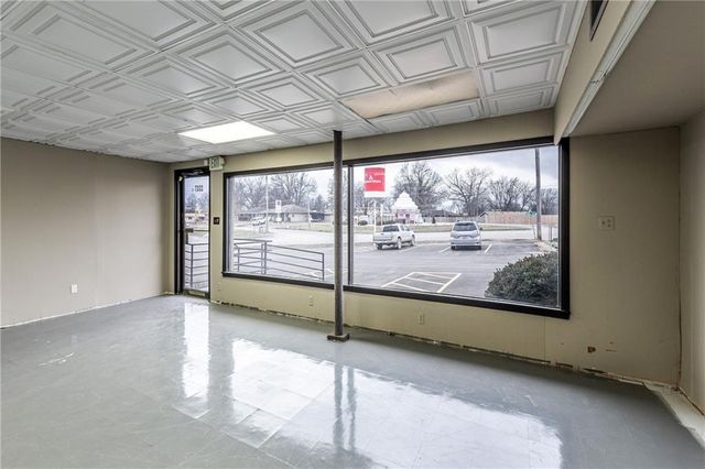 2327 N Belt Highway, St Joseph, MO 64506