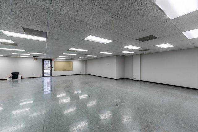 2327 N Belt Highway, St Joseph, MO 64506