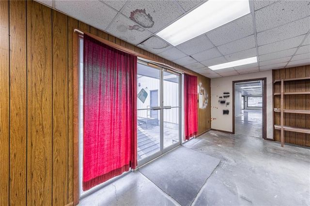 2327 N Belt Highway, St Joseph, MO 64506