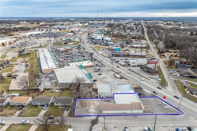 2327 N Belt Highway, St Joseph, MO 64506