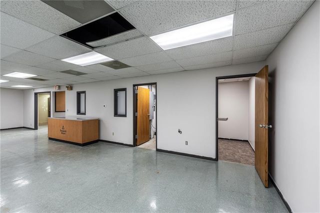 2327 N Belt Highway, St Joseph, MO 64506