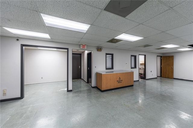 2327 N Belt Highway, St Joseph, MO 64506