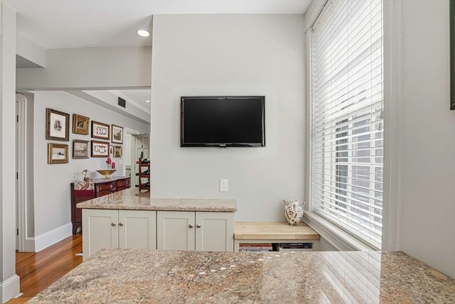 77-A Revere St 4, Boston, MA 02114