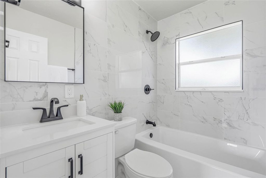 Image 20 of property listing at 1306 DARTMOUTH DRIVE, Bradenton, FL 34207