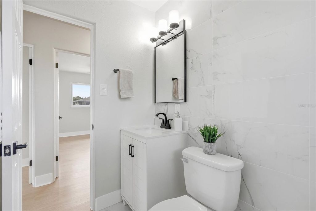 Image 21 of property listing at 1306 DARTMOUTH DRIVE, Bradenton, FL 34207