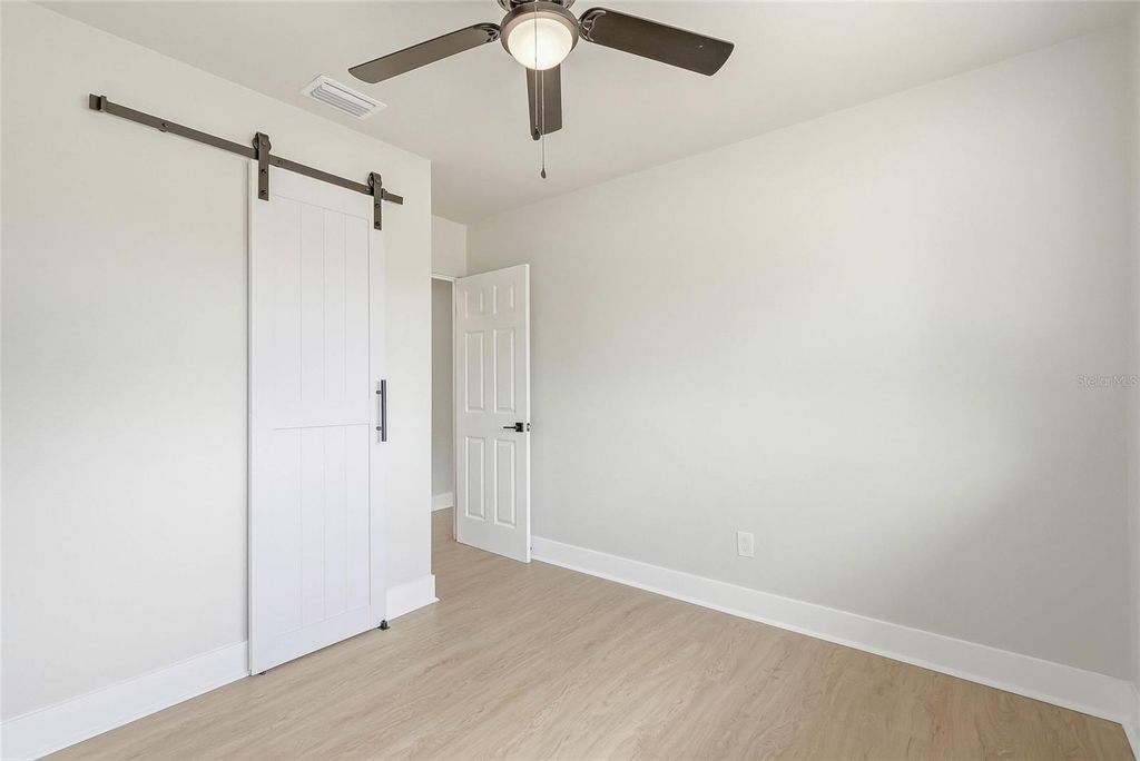 Image 25 of property listing at 1306 DARTMOUTH DRIVE, Bradenton, FL 34207