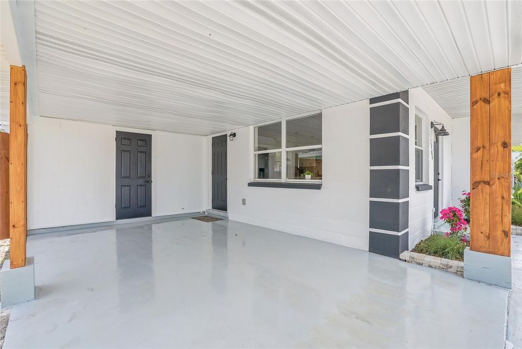 Image 27 of property listing at 1306 DARTMOUTH DRIVE, Bradenton, FL 34207