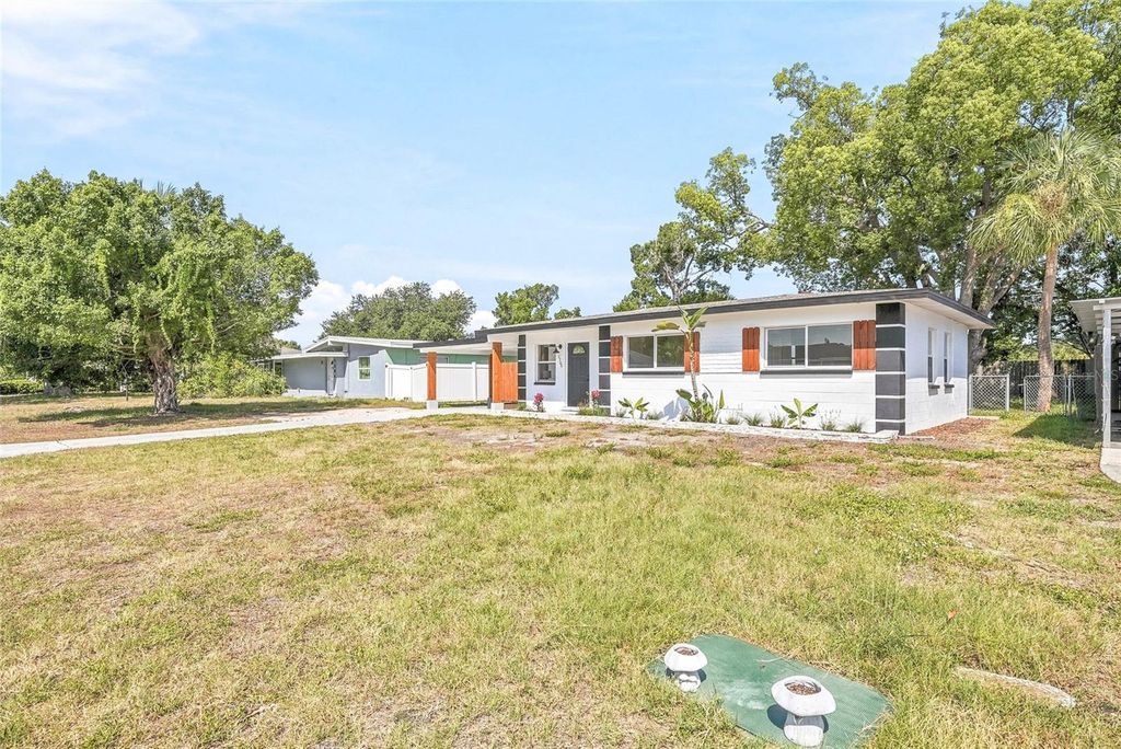 Image 33 of property listing at 1306 DARTMOUTH DRIVE, Bradenton, FL 34207
