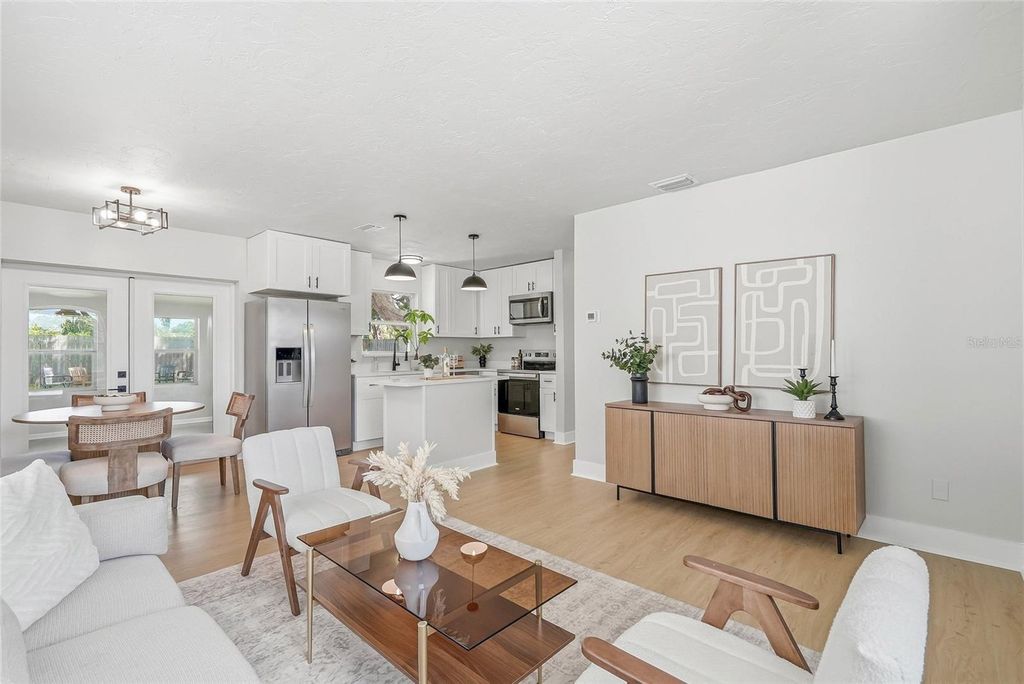 Image 6 of property listing at 1306 DARTMOUTH DRIVE, Bradenton, FL 34207