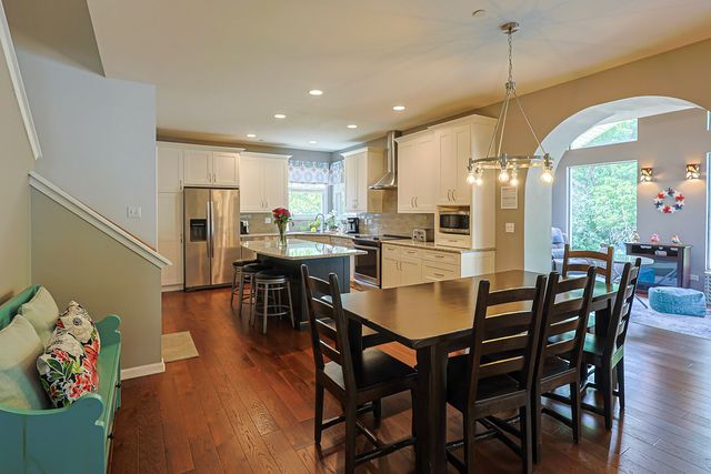 5686 Angouleme Lane, Hoffman Estates, IL 60192