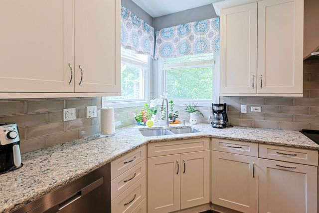 5686 Angouleme Lane, Hoffman Estates, IL 60192