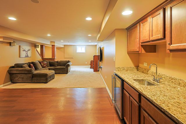 5686 Angouleme Lane, Hoffman Estates, IL 60192