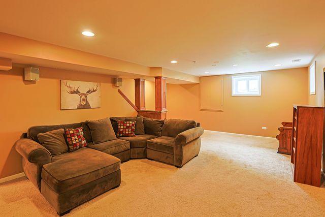 5686 Angouleme Lane, Hoffman Estates, IL 60192