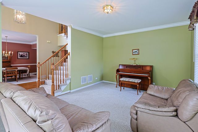 5686 Angouleme Lane, Hoffman Estates, IL 60192