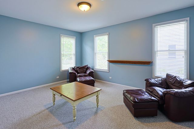 5686 Angouleme Lane, Hoffman Estates, IL 60192