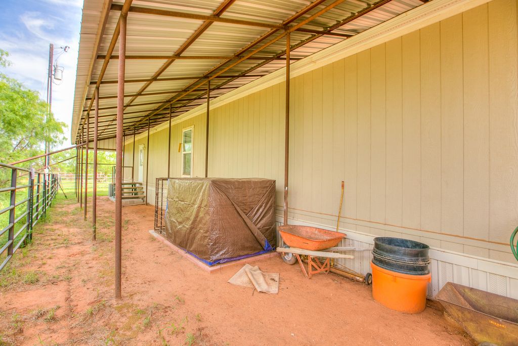 Image 22 of property listing at 4124 E State Highway 158, Bronte, TX 76933