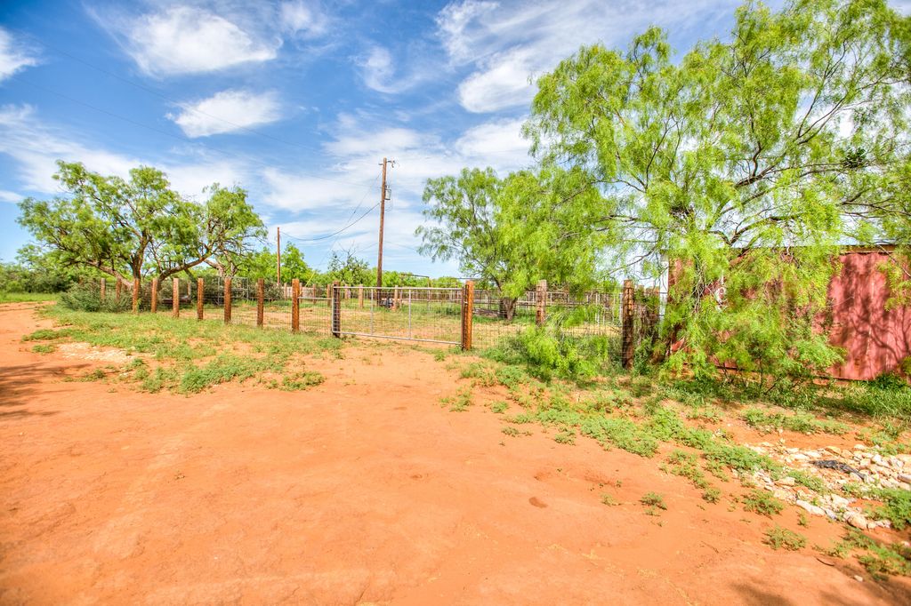 Image 30 of property listing at 4124 E State Highway 158, Bronte, TX 76933