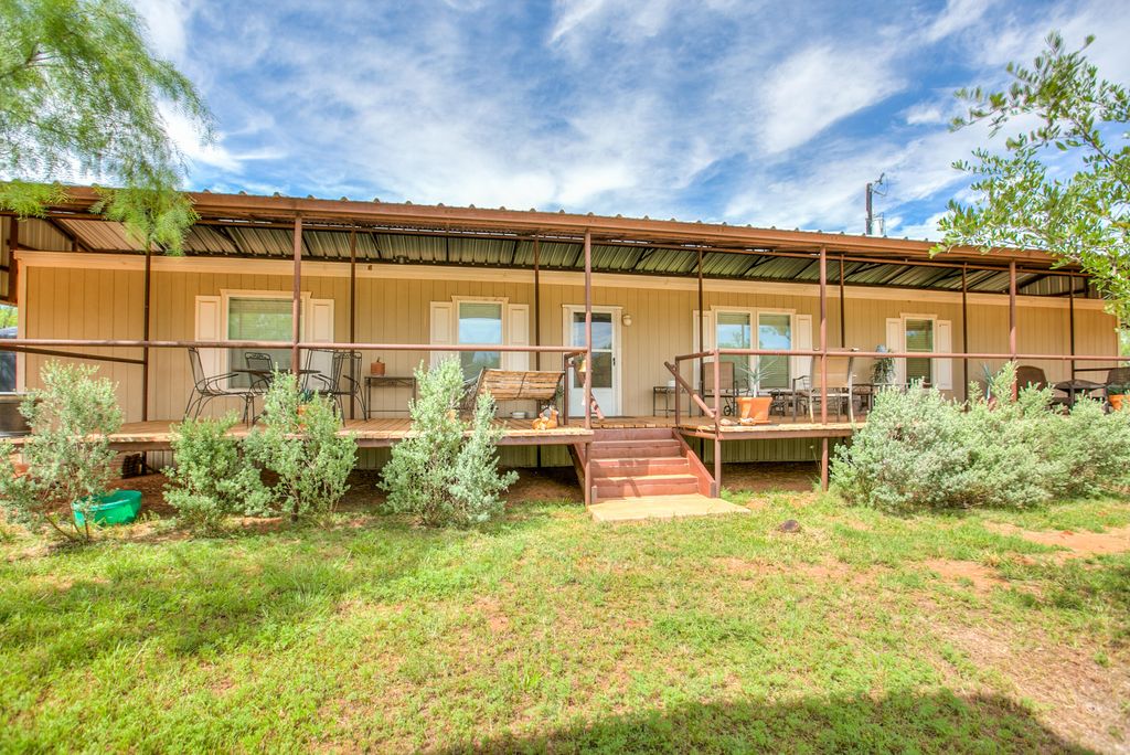 Image 6 of property listing at 4124 E State Highway 158, Bronte, TX 76933