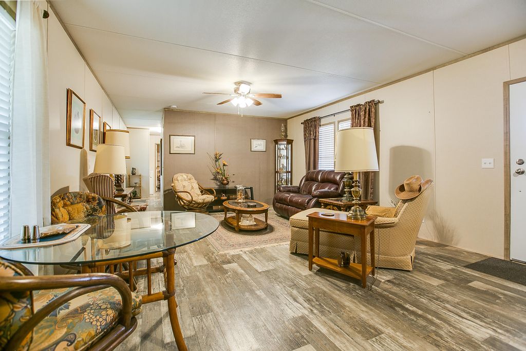 Image 8 of property listing at 4124 E State Highway 158, Bronte, TX 76933