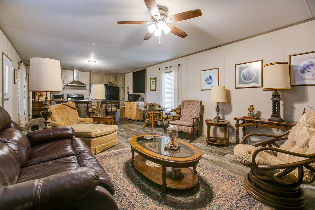 Image 9 of property listing at 4124 E State Highway 158, Bronte, TX 76933