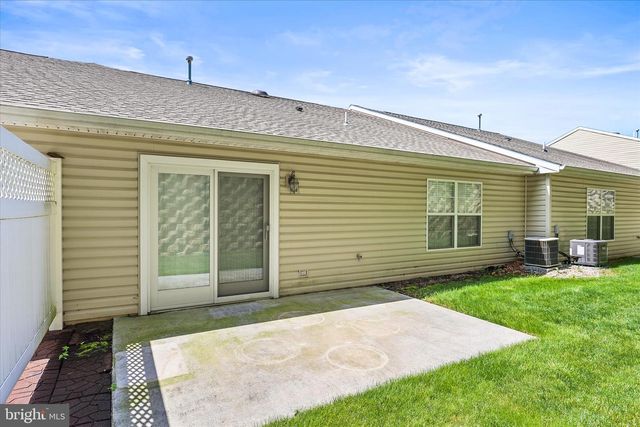 187 WINNERS CIRCLE DR, Red Lion, PA 17356