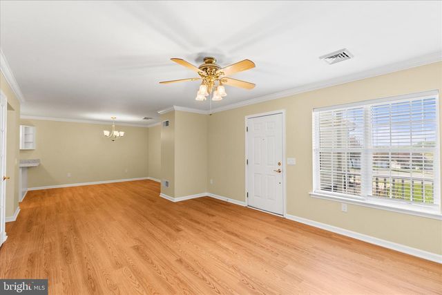 187 WINNERS CIRCLE DR, Red Lion, PA 17356
