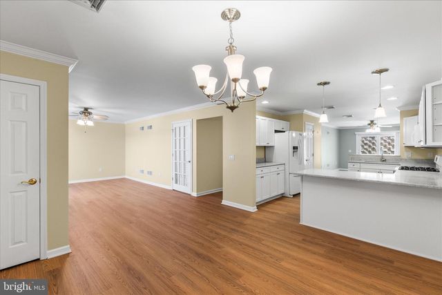 187 WINNERS CIRCLE DR, Red Lion, PA 17356