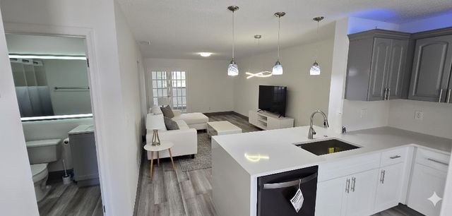 8011 Southgate Boulevard L10, North Lauderdale, FL 33068