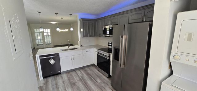 8011 Southgate Boulevard L10, North Lauderdale, FL 33068