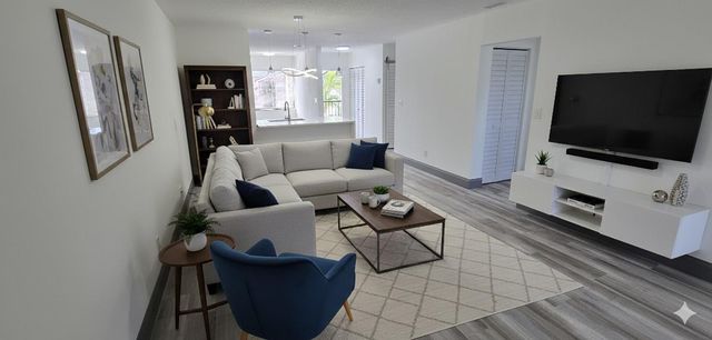 8011 Southgate Boulevard L10, North Lauderdale, FL 33068