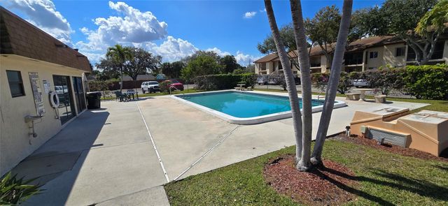 8011 Southgate Boulevard L10, North Lauderdale, FL 33068